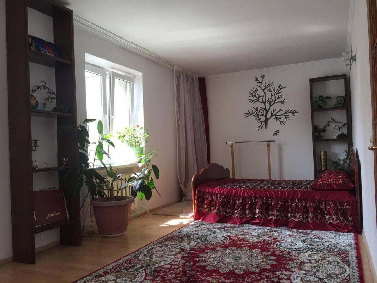 אלמטי Guest House On Maksimova 9 מראה חיצוני תמונה