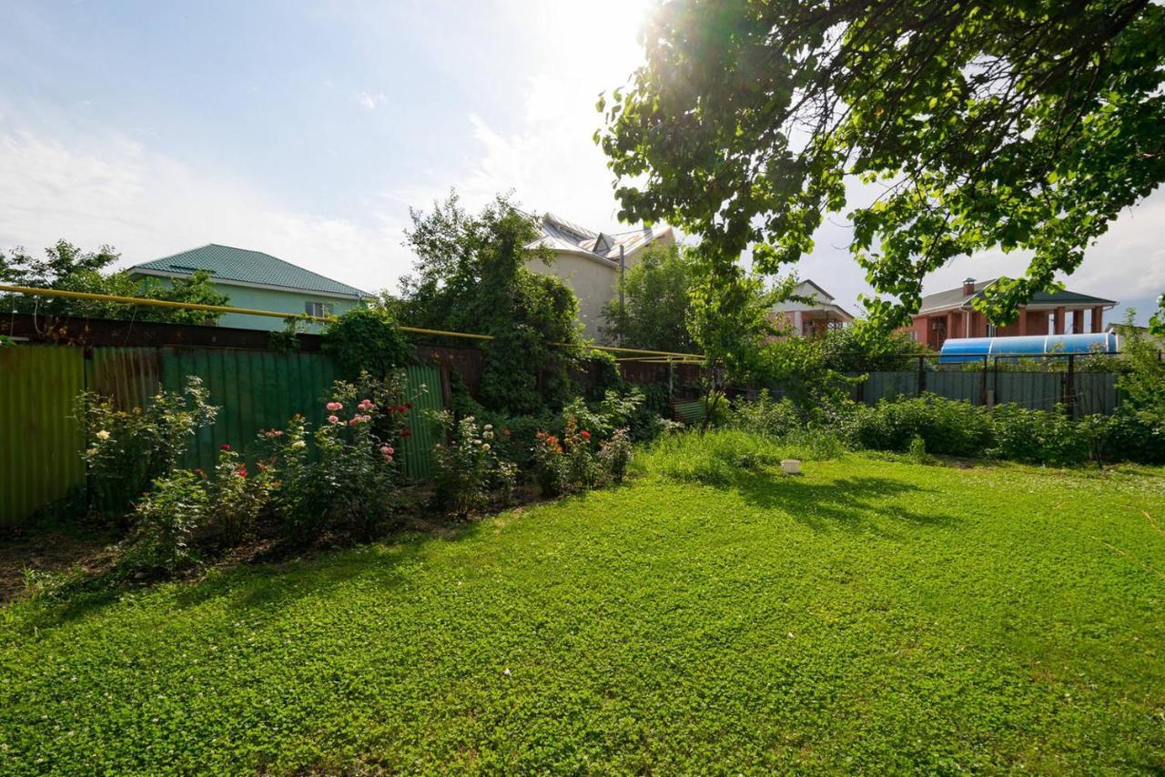 אלמטי Guest House On Maksimova 9 מראה חיצוני תמונה