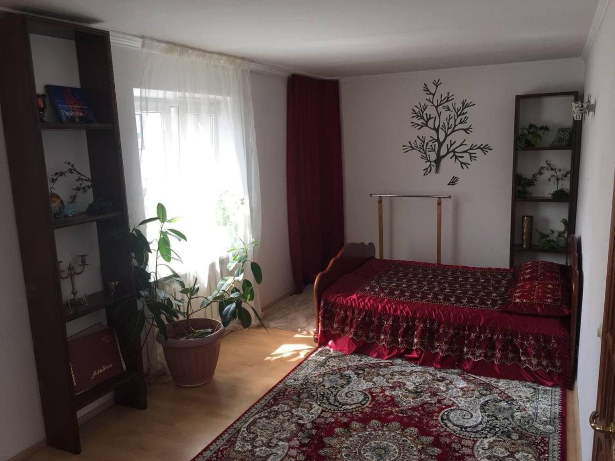 אלמטי Guest House On Maksimova 9 מראה חיצוני תמונה