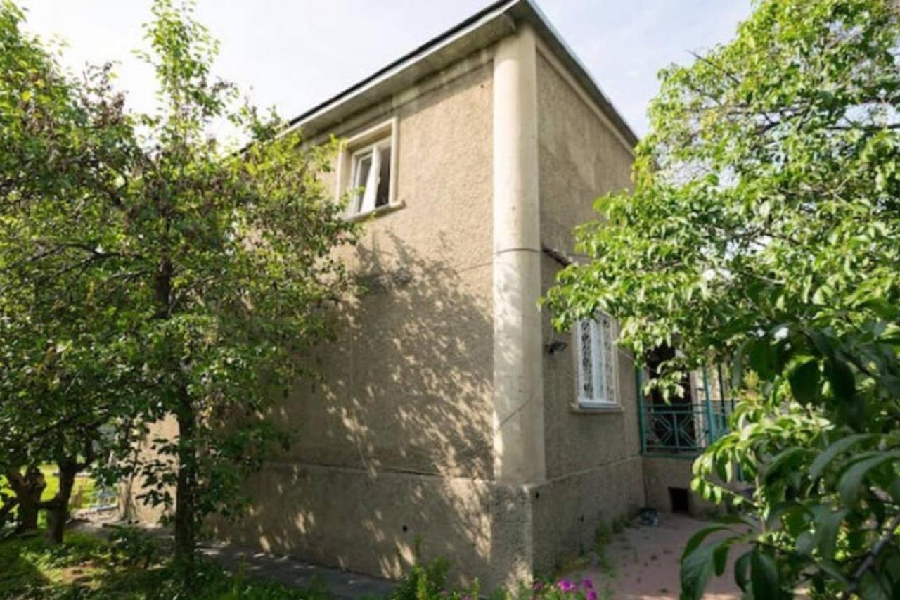 אלמטי Guest House On Maksimova 9 מראה חיצוני תמונה