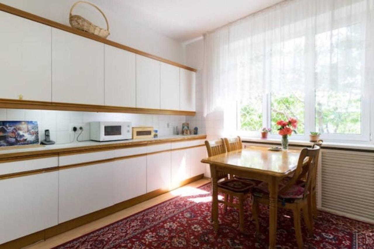 אלמטי Guest House On Maksimova 9 מראה חיצוני תמונה