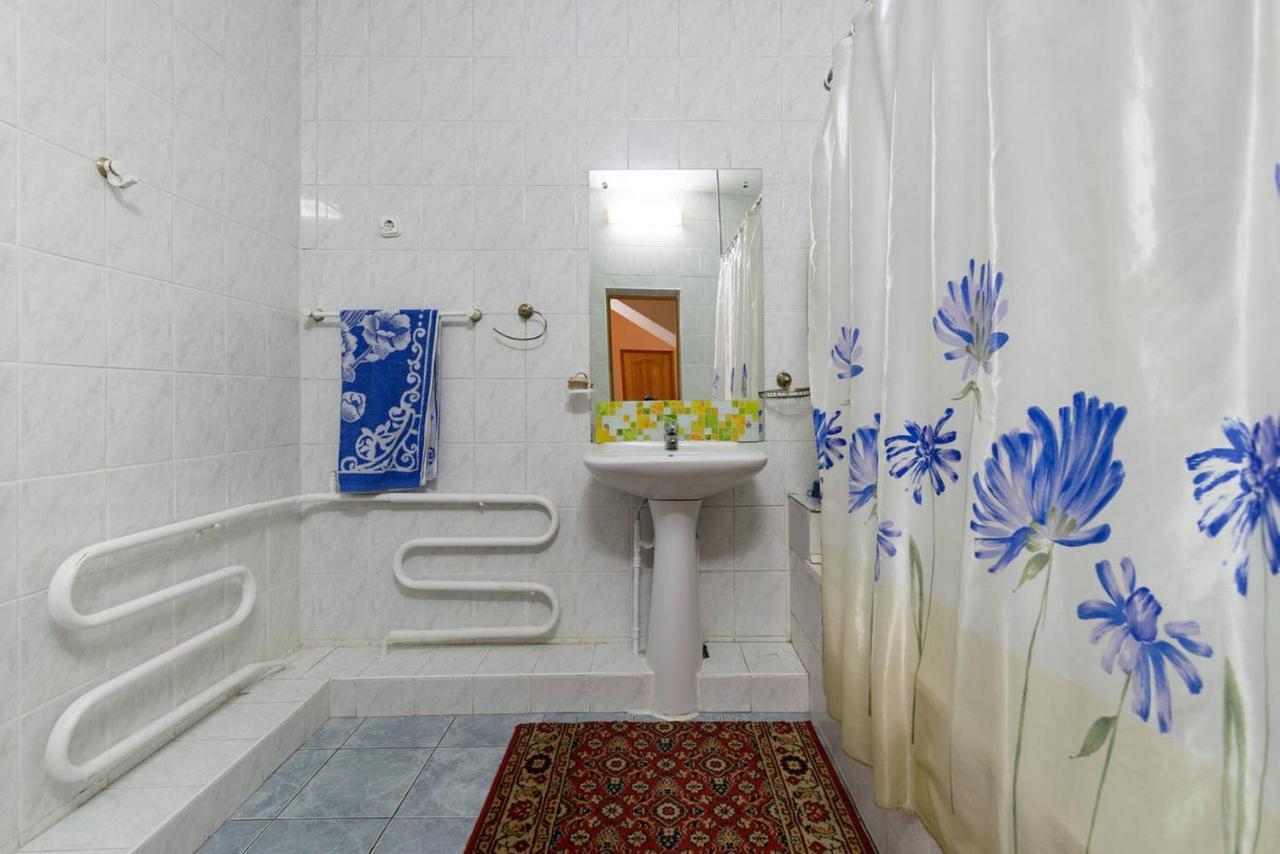 אלמטי Guest House On Maksimova 9 מראה חיצוני תמונה
